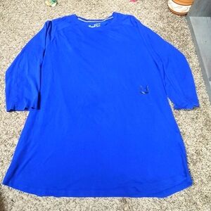 Under Armour Shirt  good condition color blue for training or sport